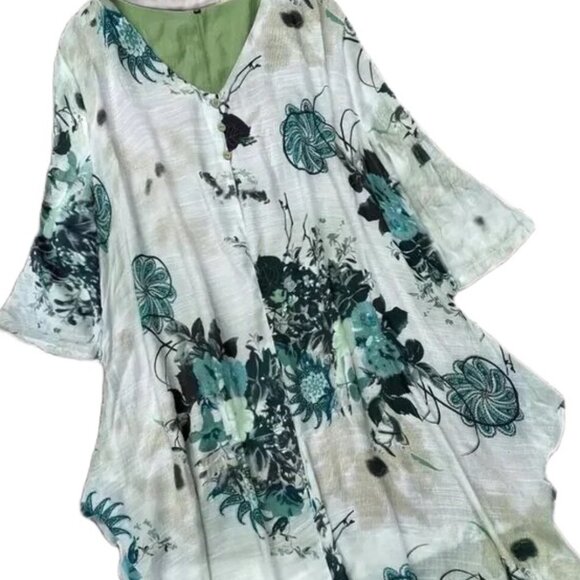 New Beautiful Boho Floral Print Blouse Sizes 3x, 4x, 5x - 2 Colors - Picture 2 of 7